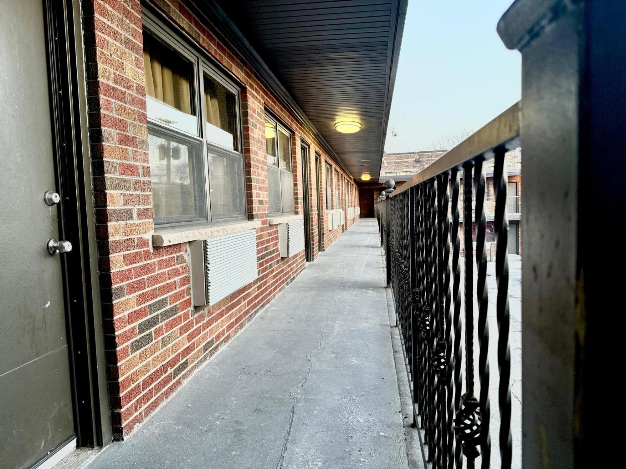 Admiral Motel By Oyo Chicago I-94 Exterior photo